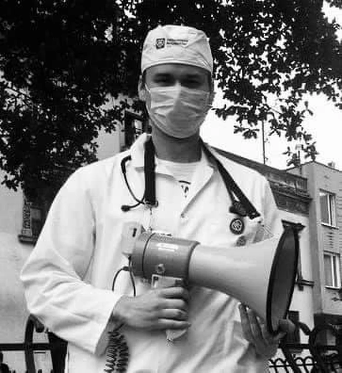 Zmarł 30-letni lekarz Kacper Gajda. Był Sekretarzem Regionu Mazowieckiego Ogólnopolskiego Związku Zawodowego Lekarzy oraz rezydentem psychiatrii, a także działaczem społeczno-związkowym. 