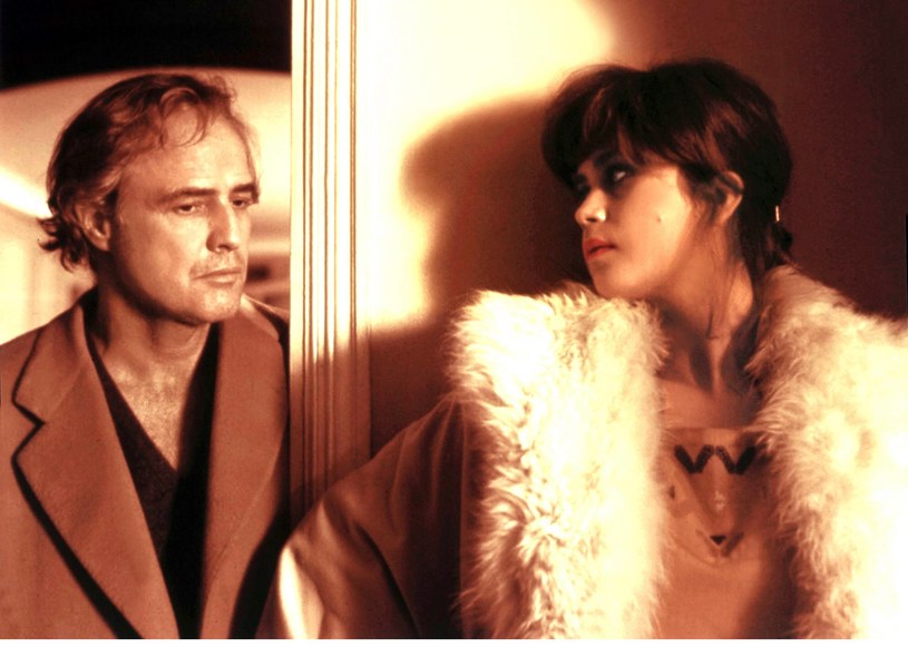 Wyreżyserowany przez Bernardo Bertolucciego melodramat "Ostatnie tango w Paryżu" z 1972 roku przeszedł do historii kina za sprawą śmiałych scen erotycznych. Sprawiły one, że we Włoszech film został zakazany. Występująca w produkcji Maria Schneider musiała przejść kurację w szpitalu psychiatrycznym. I to właśnie jej punkt widzenia zostanie pokazany w serialu "Tango", który będzie poświęcony kulisom powstawania skandalizującego dzieła Bertolucciego.