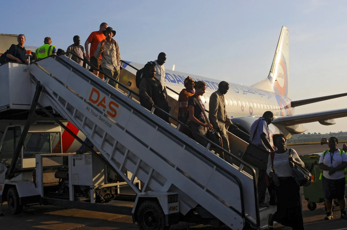 Władze Ugandy odrzucają doniesienia medialne, jakoby Chiny mogłyby przejąć kontrolę nad jedynym międzynarodowym lotniskiem w kraju z powodu niewywiązania się z umowy pożyczki. Ambasada Chin w Kampali, stolicy Ugandy, również odrzuciła te hipotezy.