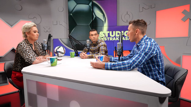 W 16. odcinku programu "Studio Ekstraklasa" gośćmi Pauliny Czarnoty-Bojarskiej byli Radosław Majewski i Łukasz Surma. Ekspert sędziowski Łukasz Rogowski za pośrednictwem wideorozmowy wspominał o kontrowersjach, które były w ostatniej kolejce. 

W każdym odcinku eksperci podsumowują najciekawsze wydarzenia kolejki PKO Bank Polski Ekstraklasy. Oglądaj w poniedziałki o 20:00 NA ŻYWO w Interii! Partnerem projektu jest PKO Bank Polski.