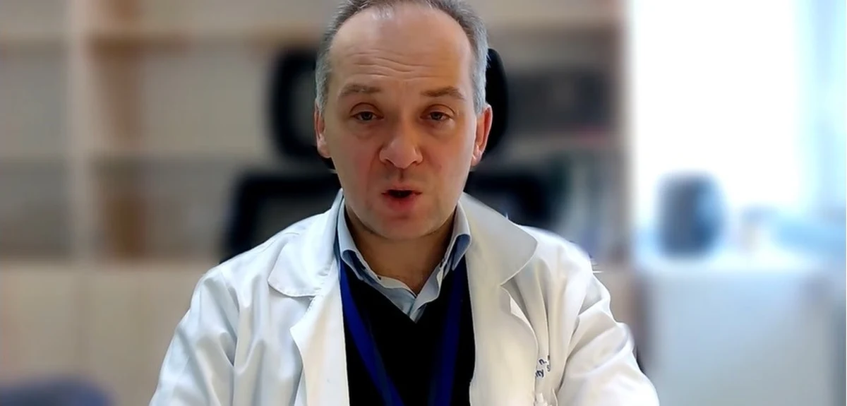 Tysiącami zgonów przyjdzie nam zapłacić za to, że nie potrafimy zahamować tej fali pandemii i nakłonić ludzi do szczepień. Dostawianie kolejnych łóżek w szpitalach nie jest rozwiązaniem – uważa dr Konstanty Szułdrzyński ze szpitala MSWiA w Warszawie, członek Rady Medycznej przy premierze. Lekarz nie krytykuje zmniejszanych limitów w kinach czy restauracjach, ale wątpi w ich skuteczność.