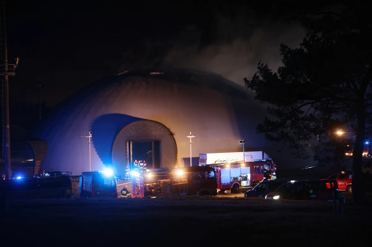 Pożar studia nagraniowego Alvernia Planet w Nieporazowie koło Krakowa. Zapaliła się tam scenografia. Jedna osoba została poszkodowana.