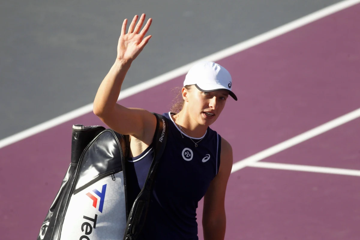 Choć w sezonie 2021 Iga Świątek nie odniosła tak spektakularnego sukcesu jak ubiegłoroczny triumf we French Open, to jej trener Piotr Sierzputowski uważa ten rok za bardzo udany. "Wszystkie cele zostały zrealizowane" - podkreślił szkoleniowiec najlepszej polskiej tenisistki.
