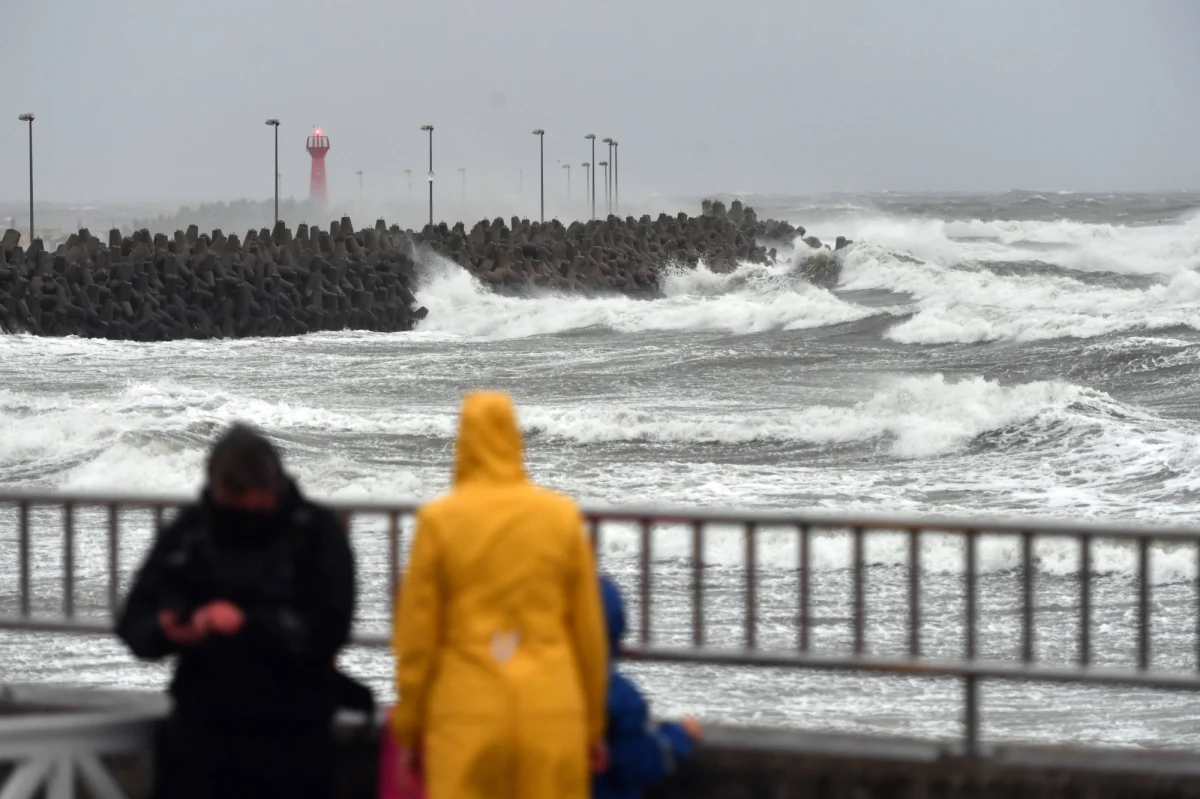 Rządowe Centrum Bezpieczeństwa wydało alert dla północno-zachodniej części kraju. Ostrzeżenie dotyczy silnego wiatru, którego należy się spodziewać dziś w nocy i w czwartek. 