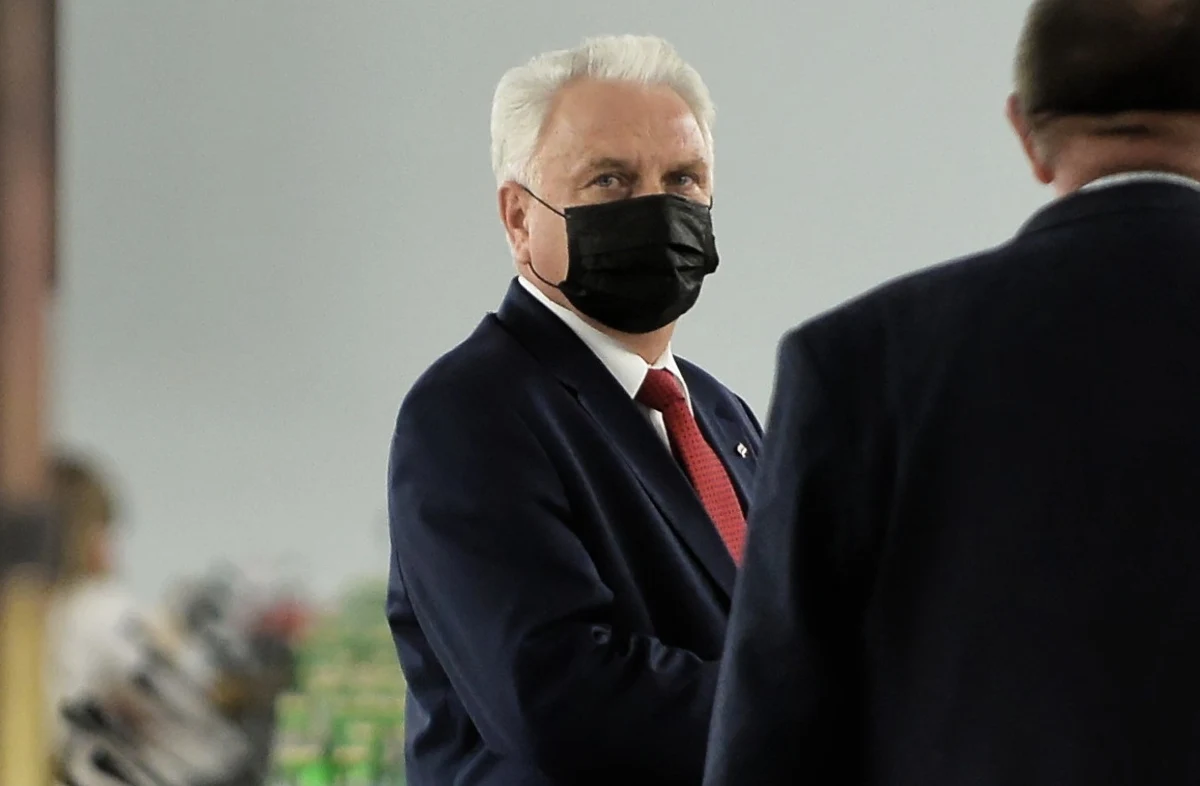 W Warszawie doszło do zderzenia limuzyny rządowej z ciężarówką. Pojazdem podróżował wiceminister zdrowia Waldemar Kraska. Nikomu nic się nie stało.