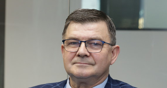 "Byłem może głupi, ale raczej chciałem zgrywać bohatera razem z moją żoną" – mówił w Porannej rozmowie w RMF FM poseł Prawa i Sprawiedliwości Jerzy Materna. Polityk wiosną zachorował razem z żoną na Covid-19. Oboje byli niezaszczepieni. Żona posła nie przeżyła.