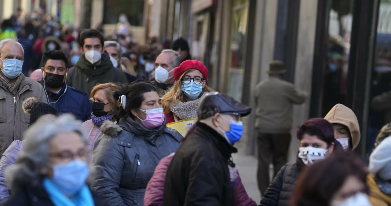 Ekspert wyjaśnił, dlaczego Omikron daje nadzieję, że pandemia koronawirusa zakończy się