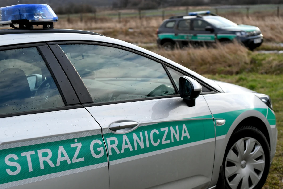 Straż graniczna zatrzymała w powiecie zgorzeleckim na Dolnym Śląsku obywatela Ukrainy podejrzanego o pomoc migrantom w nielegalnym przekroczeniu granicy. 22-latek miał przewieźć z Warszawy do Zgorzelca cztery osoby.