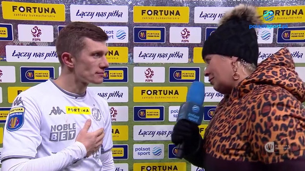 W załączonym materiale wideo rozmowa z piłkarzem Widzewa Łódź, Dominikiem Kunem.