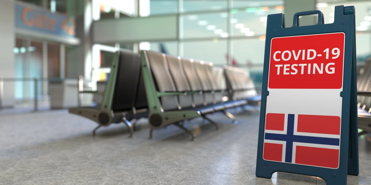 Norwegia wprowadza wymóg poddania się testowi na Covid-19 dla osób przekraczających granicę, także zaszczepionych. Oznacza to w praktyce, że unijny paszport covidowy przestaje w tym kraju działać.