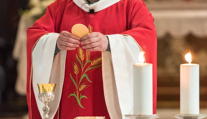 Pandemia COVID-19 spowodowała spadki w praktykach religijnych katolików