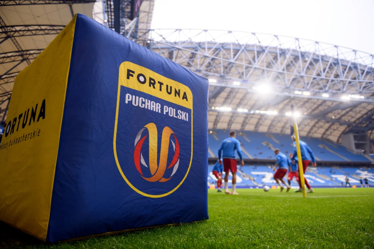 Broniący trofeum Raków Częstochowa zagra na wyjeździe z pierwszoligową Arką Gdynia w ćwierćfinale piłkarskiego Pucharu Polski. To powtórka ostatniego finału. Mecze tej fazy mają się odbyć 2 marca 2022 roku. Losowanie odbyło się dziś w siedzibie PZPN.