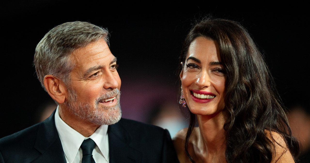 George Clooney wyjawił, że miał szansę zainkasować 35 mln dolarów za udział w reklamie linii lotniczych pewnego kraju. Odmówił, gdyż oferta pochodziła z państwa o wątpliwej reputacji.