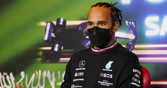 ​Brytyjczyk Lewis Hamilton (Mercedes) był najszybszy na obu treningach przed niedzielnym wyścigiem Formuły 1 o Grand Prix Arabii Saudyjskiej. Jego rywal w walce o tytuł mistrza świata Holender Max Verstappen (Red Bull) zajął drugie i czwarte miejsce.