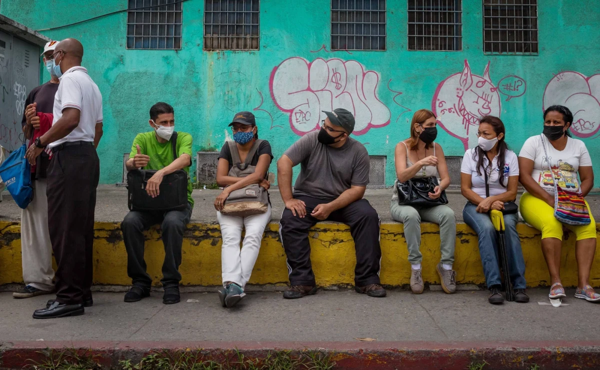 Federacja Lekarzy Wenezueli ogłosiła, że szpitale w tym kraju mimo pandemii koronawirusa stanęły wobec konieczności zamykania całych oddziałów z powodu braku leków, materiałów technicznych i złego stanu wyposażenia.