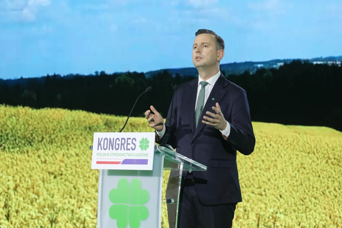 Podczas dzisiejszych obrad kongres PSL ponownie wybrał na prezesa partii Władysława Kosiniaka - Kamysza. Rywalem ubiegającego się o kolejną kadencję prezesa był poseł Stefan Krajewski. Waldemar Pawlak został przewodniczącym Rady Naczelnej PSL.