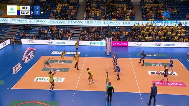 Skrót meczu 10. kolejki PlusLigi PGE Skra Bełchatów – MKS Ślepsk Malow Suwałki 3:0 (25:22, 25:22, 25:22).