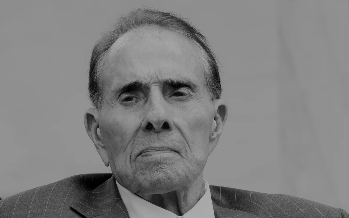 Były senator i kandydat na prezydenta Stanów Zjednoczonych Bob Dole zmarł w wieku 98 lat. O jego śmierci poinformowała Fundacja Elizabeth Dole.
