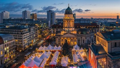 Tłumy na jarmarkach świątecznych w Berlinie: "Trafię tu z zamkniętymi oczami"