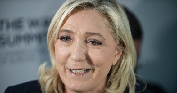 Liderka Zgromadzenia Narodowego Marine Le Pen obiecuje, że jeśli wygra przyszłoroczne wybory prezydenckie we Francji, jej kraj zapłaci za Polskę kary, które nałożył na nią TSUE w związku z łamaniem praworządności. Le Pen ma również nadzieję na stworzenie wraz z PiS frakcji w PE.