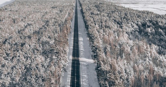 We wtorek w ciągu dnia na północy kraju powinno być słonecznie. W Karpatach może spaść od 2 do 3 cm śniegu. Najchłodniej powinno być na północnym wschodzie, gdzie temperatura sięgnie -9 stopni Celsjusza. Najcieplej na południu i południowym zachodzie około zera stopni - powiedział PAP synoptyk IMGW Kamil Walczak. 