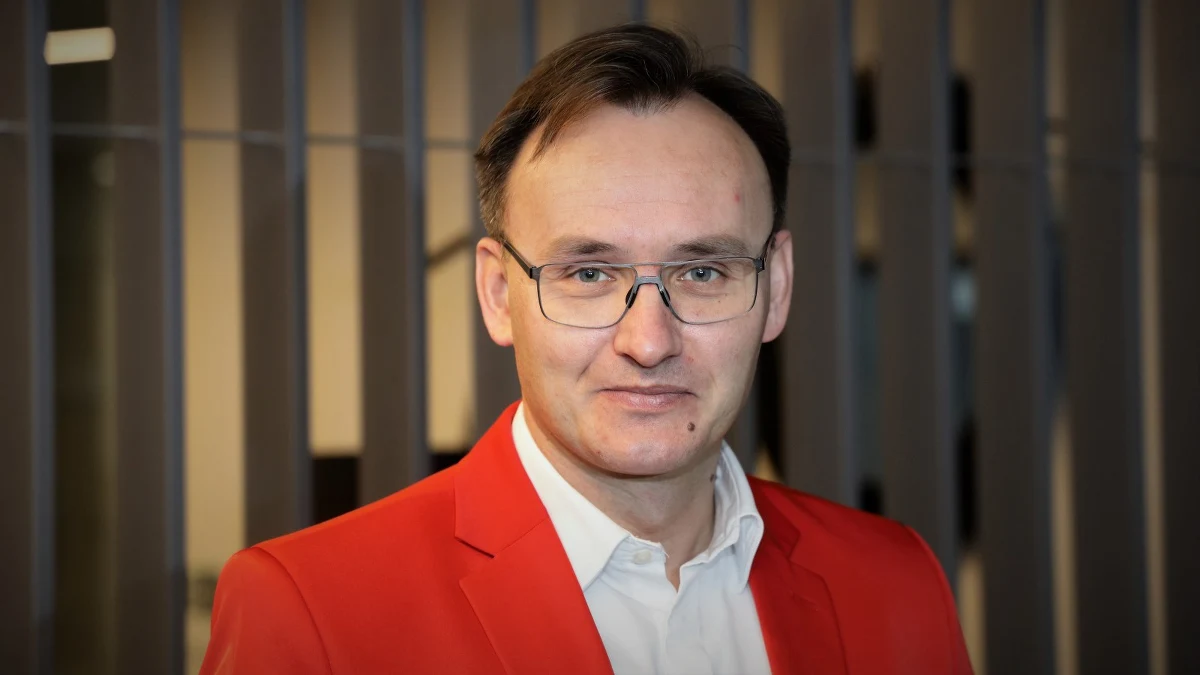 "Warto posłuchać specjalistów i lekarzy. Odpowiedzialność rodziców jest tutaj bardzo duża. (...) Poważnie rozważamy z żoną, żeby zaszczepić swoje dzieci. Będzie decyzja o tym, że są w Polsce dostępne te szczepienia, to wtedy będziemy decydowali" - powiedział w Porannej rozmowie w RMF FM Mikołaj Pawlak, Rzecznik Praw Dziecka.