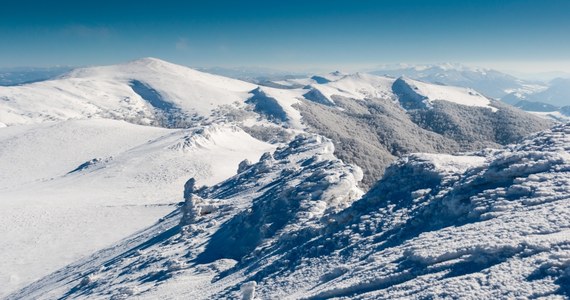 W górnych partiach Bieszczad ogłoszony pierwszy stopień zagrożenia lawinowego. W górach spadło nawet do 70 cm śniegu. 