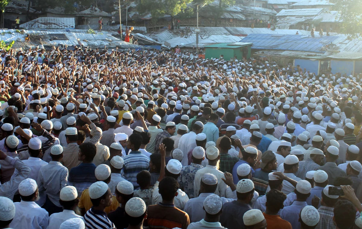 Dziesiątki uchodźców z ludu Rohingja pozwało Facebook za dopuszczanie do rozprzestrzeniania się mowy nienawiści wobec nich. Żądają zadośćuczynienia w wysokości 150 mld dolarów - informuje we wtorek telewizja BBC.