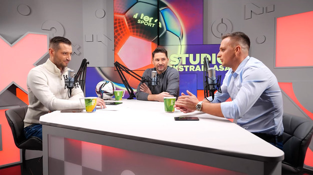 W 17. odcinku programu "Studio Ekstraklasa" gośćmi Sebastiana Staszewskiego byli Arkadiusz Radomski i Sławomir Peszko. Ekspert sędziowski Łukasz Rogowski za pośrednictwem wideorozmowy wspominał o kontrowersjach, które były w ostatniej kolejce. 


W każdym odcinku eksperci podsumowują najciekawsze wydarzenia kolejki PKO Bank Polski Ekstraklasy. Oglądaj w poniedziałki o 20:00 NA ŻYWO w Interii! Partnerem projektu jest PKO Bank Polski.