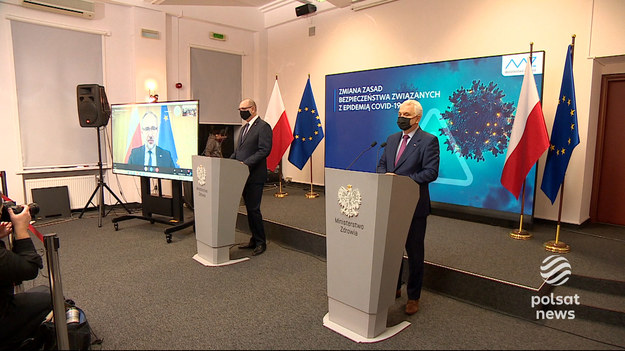 Potwierdziły się wczorajsze informacje w sprawie obostrzeń, które wprowadzi rząd - będą obowiązkowe szczepienia dla kilku grup i znowu mniejsze limity w miejscach publicznych.Co jeszcze jest w planach i od kiedy? Więcej w materiale dla "Wydarzeń" Dariusz Ociepa.  