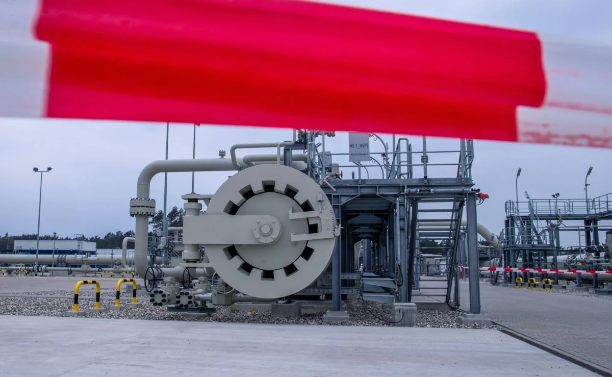 ​Stany Zjednoczone będą naciskały na Niemcy, by wstrzymać gazociąg Nord Stream 2, jeśli Rosja ponownie zaatakuje Ukrainę - wynika z dokumentów, do których dotarł "Bloomberg". Agencja Reutera z kolei podała, powołując się na amerykańskich kongresmenów, że w tej sprawie USA porozumiały się już z Niemcami.