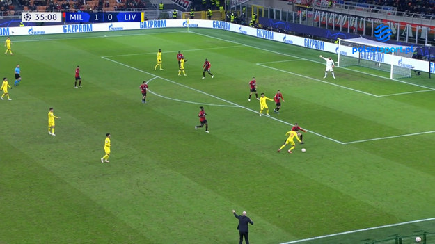 Nawet w mocno przemeblowanym składzie Liverpool potrafił ograć lidera Serie A – AC Milan. „The Reds”, choć przegrywali 0-1, ostatecznie wygrali w Mediolanie 2-1 i tym samym fazę grupową Ligi Mistrzów kończą z imponującym dorobkiem 18 punktów. „Rossoneri” spadli natomiast na ostatnie miejsce w tabeli grupy B i żegnają się z europejskimi pucharami.

