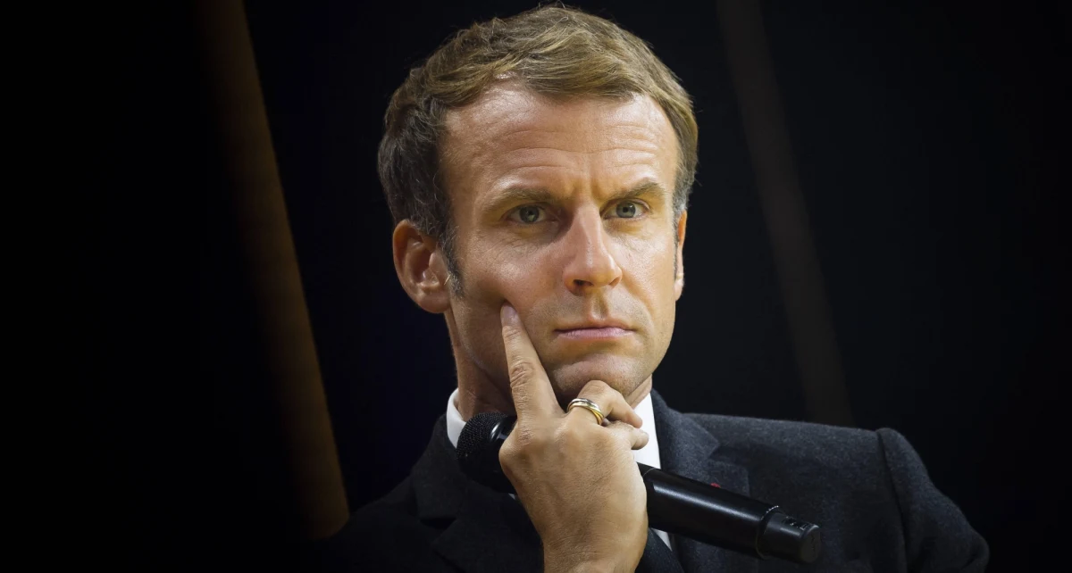 Trzęsienie ziemi na francuskiej scenie politycznej - tak paryskie media komentują fakt, że po raz pierwszy przedwyborczy sondaż zapowiada przegraną obecnego prezydenta Emmanuela Macrona w zbliżającym się wyścigu do Pałacu Elizejskiego. Może z nim wygrać w drugiej turze kwietniowych wyborów kandydatka umiarkowanej prawicy - Valerie Pecresse.