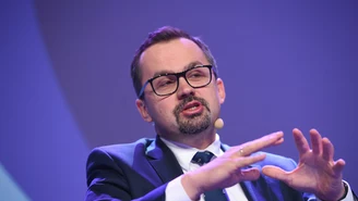 Marcin Horała: Szczepionki przeciw COVID-19 są eksperymentalne. Prof. Gut: Nieprawda