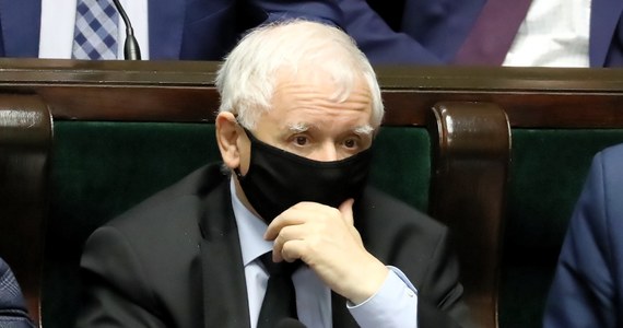 Nie sądzę - odpowiedział szef PiS Jarosław Kaczyński zapytany, czy rząd Zjednoczonej Prawicy opiera się na pośle, wiceministrze sportu Łukaszu Mejzie.