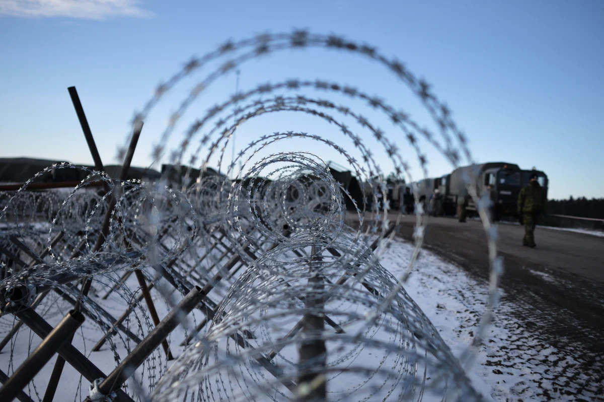 Kończący urzędowanie rząd Andreja Babisza zatwierdził wniosek o wysłanie do Polski 150 żołnierzy w związku z kryzysem migracyjnym. Dokument muszą zatwierdzić obie izby parlamentu. Czescy saperzy mają służyć w pobliżu granicy polsko-białoruskiej przez 180 dni.