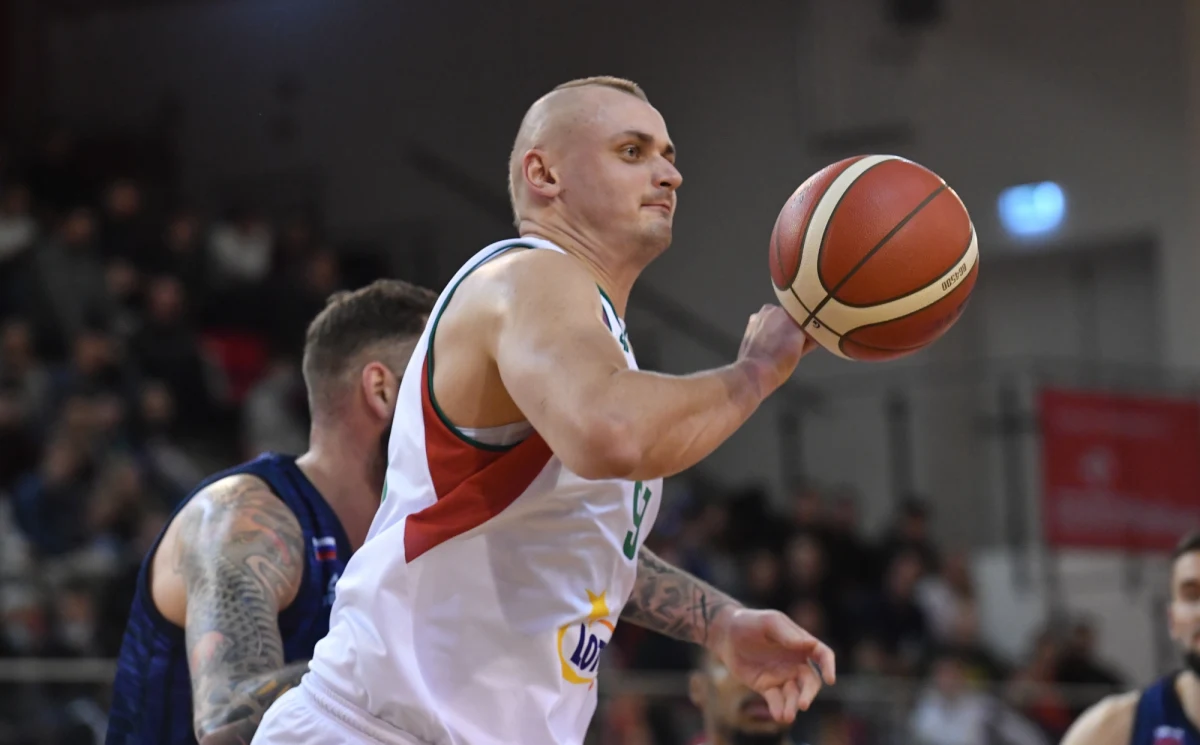 Koszykarze Legii Warszawa przegrali z Parmą Parimatch Perm 70:72 (12:33, 17:19, 22:10, 19:10) w meczu inaugurującym rywalizację w grupie I drugiego etapu Pucharu Europy FIBA. To pierwsza porażka warszawiaków w tym sezonie w rozgrywkach pucharowych.