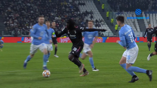 W spotkaniu 6. kolejki Ligi Mistrzów Juventus Turyn pokonał Malmoe, ale minimalnie - 1-0. Ekipa gospodarzy raziła nieskutecznością. Wobec remisu Chelsea z Zenitem St. Petersburg 3-3, "Stara Dama" awansowała do 1/8 finału z pierwszego miejsca w grupie.

Bramki: 18. Kean (Bernardeschi)

Juventus FC: Perin – Rugani, Bonucci, De Winter (71. De Sciglio) – Arthur – Bernardeschi (82. Cuadrado), Bentancur (90. Miretti), Rabiot, Aléx Sandro – Dybala (C) (46. Morata), Kean (90. Da Graca).

Rezerwowi: Szczęsny, Pinsoglio – Cuadrado, de Ligt, De Sciglio, Chiellini, Locatelli, Morata, Da Graca, Miretti.

Malmö FF: Diawara – N. Moisander, Ahmedhodžić, Nielsen, M. Olsson – Berget, Christiansen (C), Innocent (89. Nalić), Rakip (30. Peña) – Birmančević, Čolak (78. Abubakari).

Rezerwowi: Dahlin, Ellborg – Brorsson, Larsson, Peña, Nanasi, Nalić, Gwargis, Abubakari.