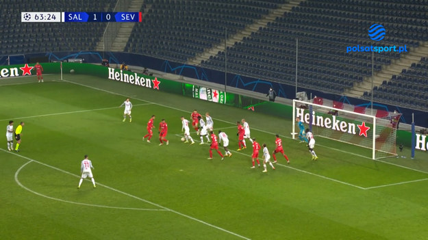 8 grudnia na Red Bull Arena w Walsie-Siezenheimie odbył się mecz 6. kolejki Ligi Mistrzów pomiędzy drużynami Salzburga i Sevilla FC. Spotkanie zakończyło się zwycięstwem Salzburga 1-0. Na boisku mogliśmy zobaczyć Kamila Piątkowskiego występującego w Salzburgu.

FC Red Bull Salzburg: Köhn – Kristensen, Onguéné, Solet, Ulmer (C) – Sučić (75. Capaldo), Camara, Aaronson, Seiwald – Okafor (84. Adamu), Adeyemi (66. Šeško).

Rezerwowi: Mantl, Walke – Bernede, Adamu, Capaldo, Diambou, Guindo, Kjaergaard, Ludewig, Piątkowski, Šeško.

Sevilla FC: Bunú – G. Montiel (68. Rekik), Koundé, Diego Carlos, Augustinsson (53. Mir) – Jordán, Fernando, Rakitić (C) (68. Ó. Torres) – Ocampos, El Haddadi, A. Gómez (68. Óscar Rodríguez).

Rezerwowi: Dmitrović, González – Delaney, Mir, Rekik, Óscar Rodríguez, Romero, Ó. Torres, Hernandez, Juanlu, Alcedo, Scotta.

