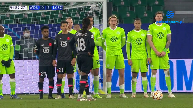 W pojedynku 6. kolejki Ligi Mistrzów, który rozegrany został 8 grudnia, zespół Vfl Wolfsburg przegrał z Lille OSC 1-3 (0-1). Spotkanie odbyło się na VOLKSWAGEN ARENA.

VfL Wolfsburg: Casteels (C) – Lacroix, Guilavogiu (74. F. Nmecha), Bornauw – Mbabu (63. Baku), Vranckx, Arnold, Otávio (63. Roussillon) – Waldschmidt (74. Steffen), Gerhardt (46. Lukebakio) – Weghorst.

Rezerwowi: Pervan – van de Ven, Steffen, Roussillon, Philipp, Baku, F. Nmecha, Brooks, Lukebakio, Ginczek.

Lille OSC: Grbić – Reinildo, Botman, J. Fonte (C), Çelik (83. Djaló) – G. Gudmundsson (68. Gomes), B. André, Sanches – David, Burak Yılmaz (75. A. Onana), Ikoné (83. Yazıcı).

Rezerwowi: Raux – Djaló, Yazıcı, Gomes, A. Onana, Niasse, Ascone.
