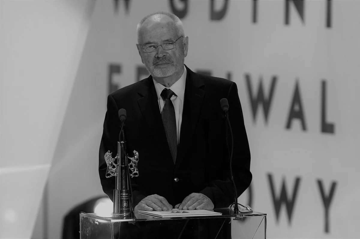 We Wrocławiu zmarł reżyser filmowy Sylwester Chęciński. Miał 91 lat. O śmierci poinformował jego syn, lekarz Igor Chęciński. Zmarły artysta był twórcą trylogii o rodzinach Pawlaków i Kargulów, rozpoczętej filmem "Sami swoi" w 1967 roku.