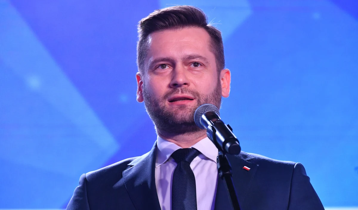 Koalicja Obywatelska złożyła wniosek o wotum nieufności dla ministra sportu i turystyki Kamila Bortniczuka. Ma to związek z kontrowersjami wokół wiceszefa tego resortu - Łukasza Mejzy. 