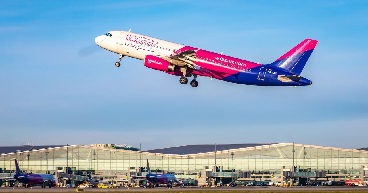 Wizz Air zawiesza połączenia z Polski. Chodzi o szczepienia