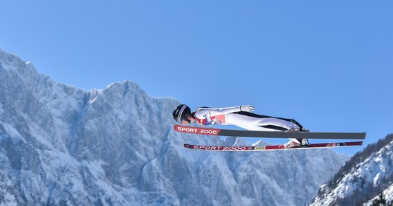 Skoki narciarskie to najbardziej popularny zimowy sport w Polsce. Zmagania Pucharu Świata od czasów Adama Małysza przyciągają pod skocznie i przed telewizory miliony kibiców.