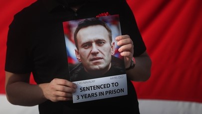 Otrucie Nawalnego. Jego współpracownicy oferują nagrodę za film z hotelu