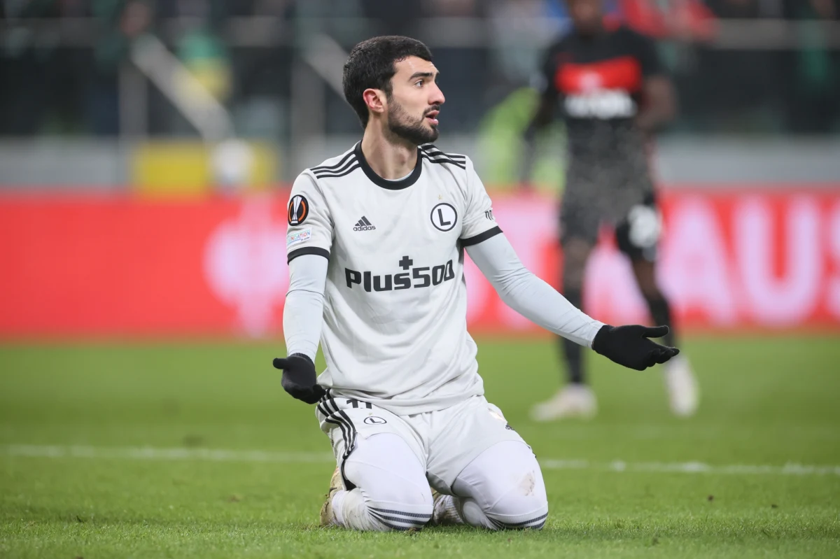 Legia Warszawa w swoim ostatnim meczu piłkarskiej Ligi Europy przegrała u siebie ze Spartakiem Moskwa 0:1 (0:1). Zwycięską bramkę dla gości zdobył w 17. minucie Zielimchan Bakajew. Taki rezultat oznacza, że mistrzowie Polski nie zagrają wiosną w europejskich pucharach. W 97. minucie "Wojskowi" nie wykorzystali rzutu karnego - uderzenie Pekharta obronił Selichow.