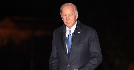 Prezydent Joe Biden zapewnił w rozmowach z prezydentem Ukrainy Wołodymyrem Zełenskim poparcie dla zasady "nic o Ukrainie bez Ukrainy" i zapewnił państwa wschodniej flanki NATO, że jest świadomy, iż problem rosyjskiego zagrożenia dotyczy całego regionu - podała wysoka rangą przedstawicielka administracji USA. Dodała, że w rozmowie z Putinem Biden nie zaoferował żadnych ustępstw. Wieczorem z prezydentem Bidenem rozmawiali też prezydenci państw Bukaresztańskiej Dziewiątki - Bułgarii, Czech, Estonii, Litwy, Łotwy, Polski, Rumunii, Słowacji i Węgier. 