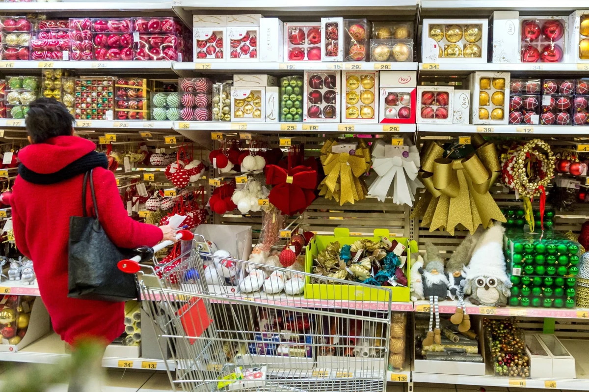 Masło, olej, ser żółty  - te produkty najczęściej wymieniają nasi słuchacze i internauci, pytani o artykuły, których ceny rosną najszybciej. O drastycznych podwyżkach mówią też sprzedawcy. 30-procentowe podwyżki odnotowują z tygodnia na tydzień.