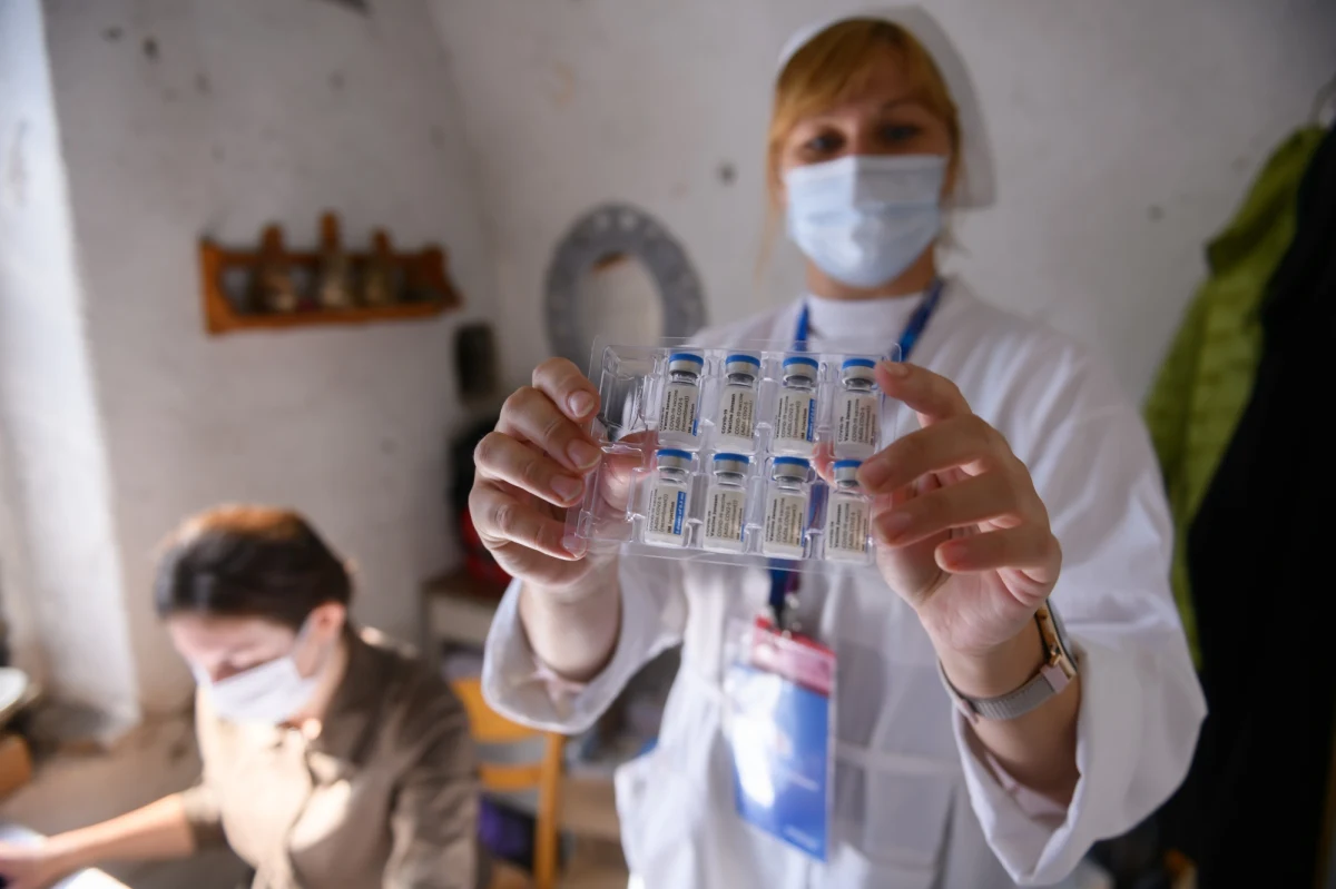 Od wtorku będzie można zapisywać na szczepienia przeciw Covid-19 dzieci od 5 do 11 lat. Od 16 grudnia będziemy chcieli rozpocząć akcję szczepienia dzieci  - zapowiedział minister zdrowia Adam Niedzielski.