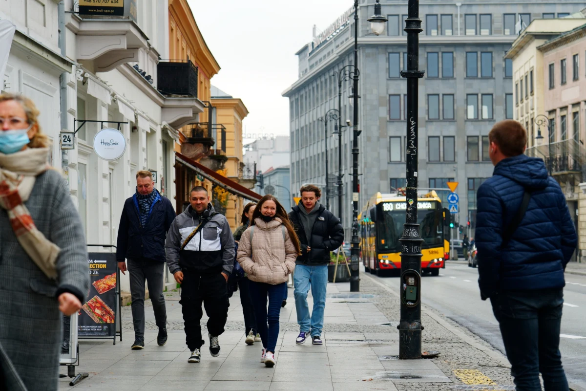 71 proc. badanych Polaków ocenia warunki życia w Polsce jako szkodliwe dla zdrowia psychicznego. Odmienną opinię ma tylko 17 proc. Polaków – wynika z badania CBOS "Zdrowie psychiczne Polaków".